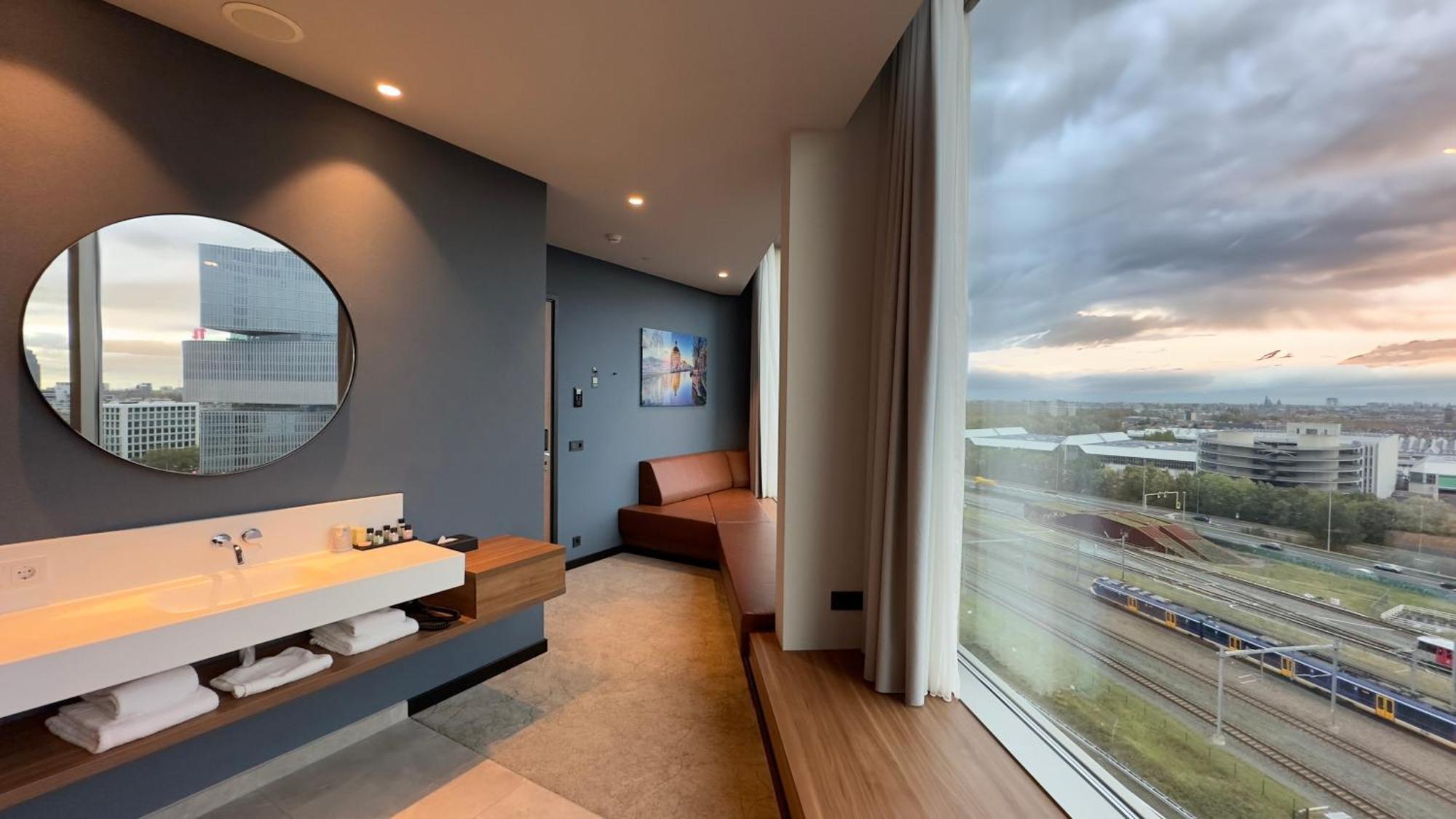 Van Der Valk Hotel Amsterdam Zuidas -Rai Exterior photo